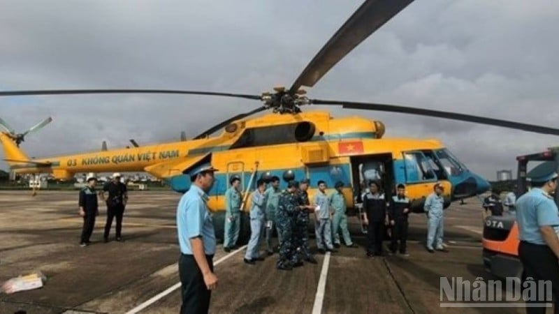 VATMs flyoperasjonsenheter koordinerte effektivt og sørget for sikkerheten for 14 avganger og landinger av helikopterflyvninger som transporterte hjelpevarer til isolerte områder i Cao Bang, Thai Nguyen og Lang Son.