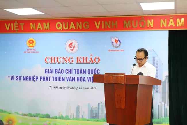 레 하이 빈 상임부차관: 제3회 국가언론상 Thứ trưởng Thường trực Lê Hải Bình: Lựa chọn những tác phẩm xuất sắc trao giải Báo chí toàn quốc “Vì sự nghiệp phát triển Văn hóa Việt Nam” lần thứ Ba - Ảnh 3.