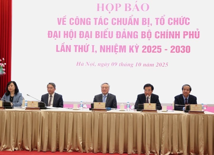 Họp báo về công tác tổ chức Đại hội đại biểu Đảng bộ Chính phủ lần thứ I- Ảnh 1. Họp báo về công tác tổ chức Đại hội đại biểu Đảng bộ Chính phủ lần thứ I- Ảnh 1.