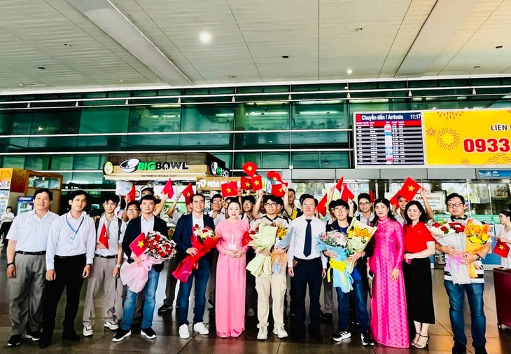 Október 15-től a szakiskolások külön haladó programot tanulnak - 1. kép. Học sinh trường chuyên sẽ học theo chương trình nâng cao riêng từ 15-10 - Ảnh 1.