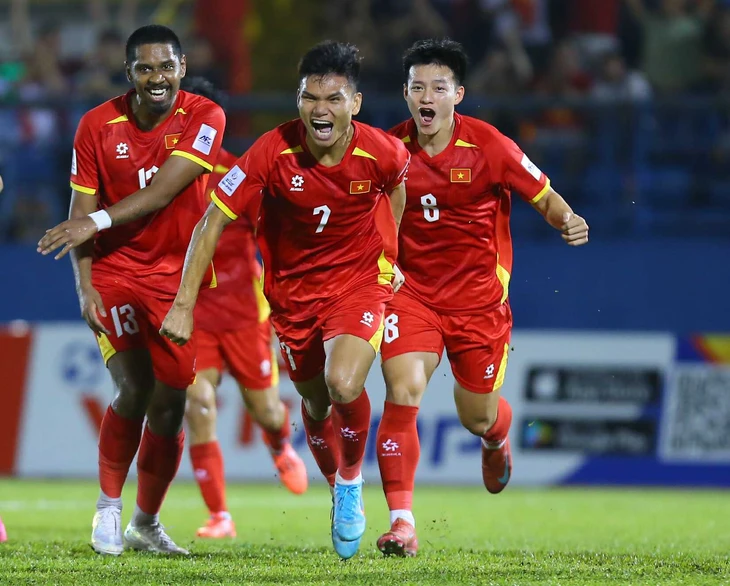 Việt Nam - Nepal (hiệp 2) 3-1: Văn Vĩ nâng tỉ số - Ảnh 1.