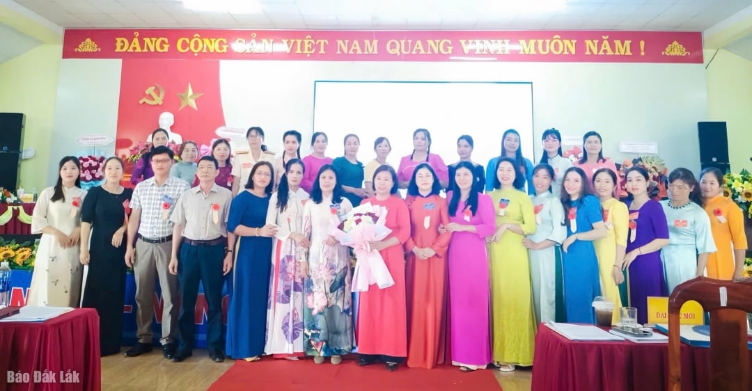 ra mắt