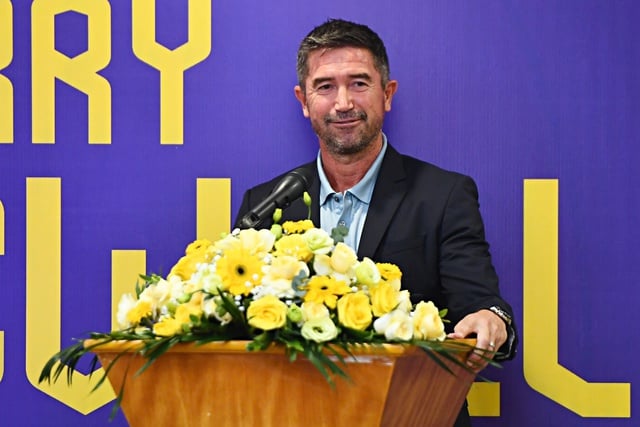 ハノイのハリー・キューウェル監督:「ロビー・ファウラーを親しい友人にすることで、アジアのサッカーをより深く理解できるだろう」 - 写真4。 HLV Hà Nội Harry Kewell: ‘Có Robbie Fowler là bạn thân, tôi sẽ hiểu hơn bóng đá châu Á’ - Ảnh 9.