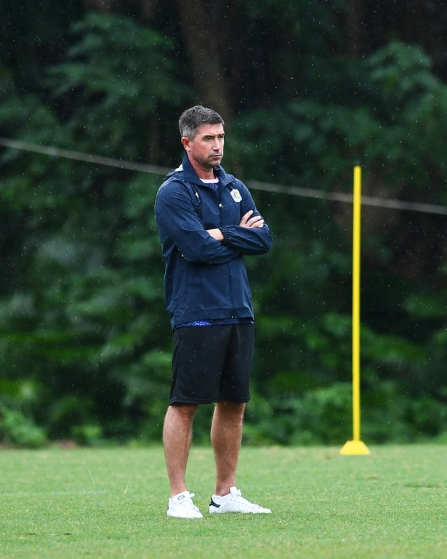 Der große Boss des Hanoi Clubs sagte etwas Überraschendes an dem Tag, als die Legende Harry Kewell den Medien vorgestellt wurde – Foto 5. Sếp lớn CLB Hà Nội nói điều bất ngờ trong ngày huyền thoại Harry Kewell ra mắt truyền thông- Ảnh 5.