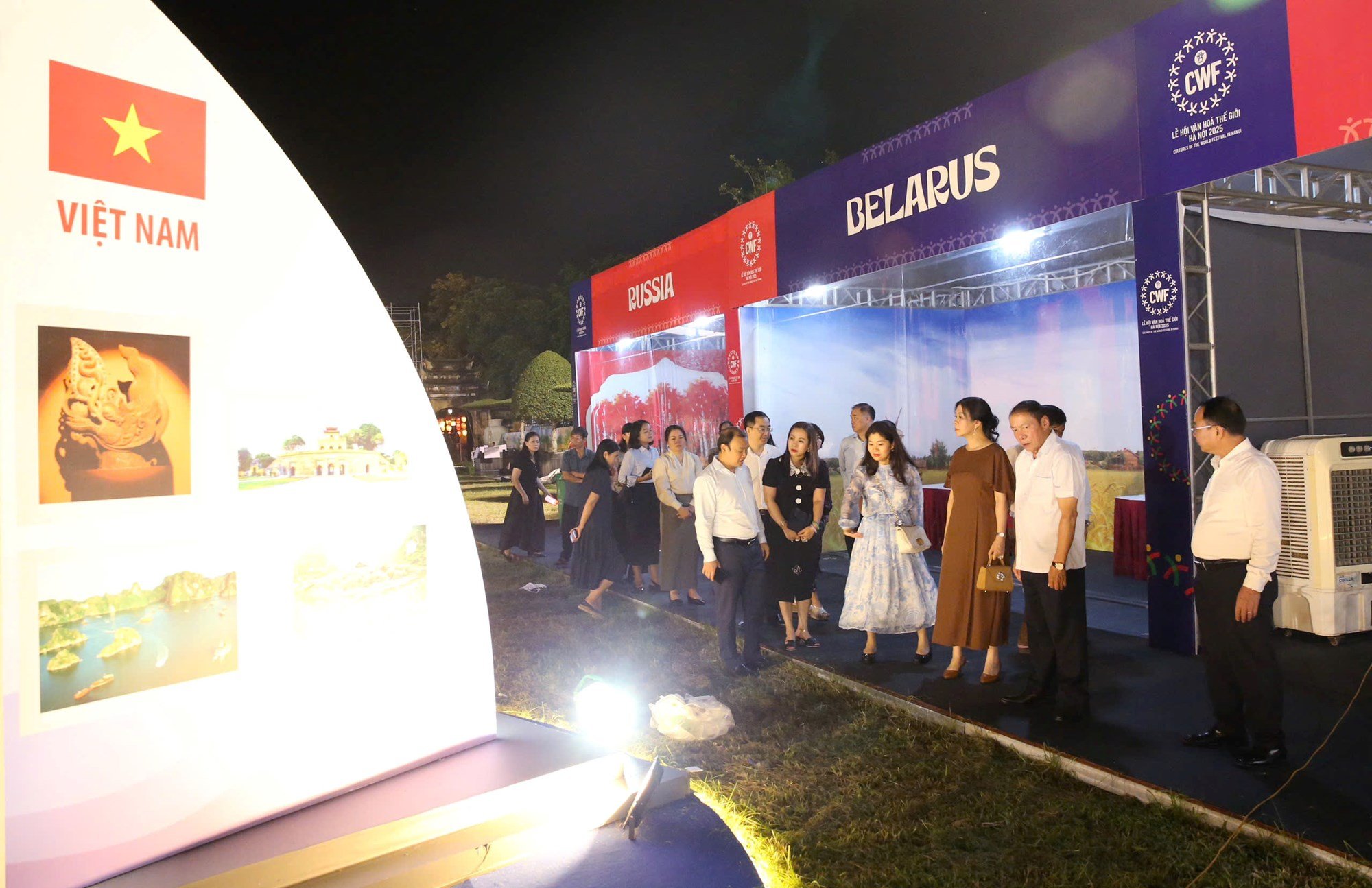 Sprawdzanie przygotowań do pierwszego Światowego Festiwalu Kultury w Hanoi - zdjęcie 3