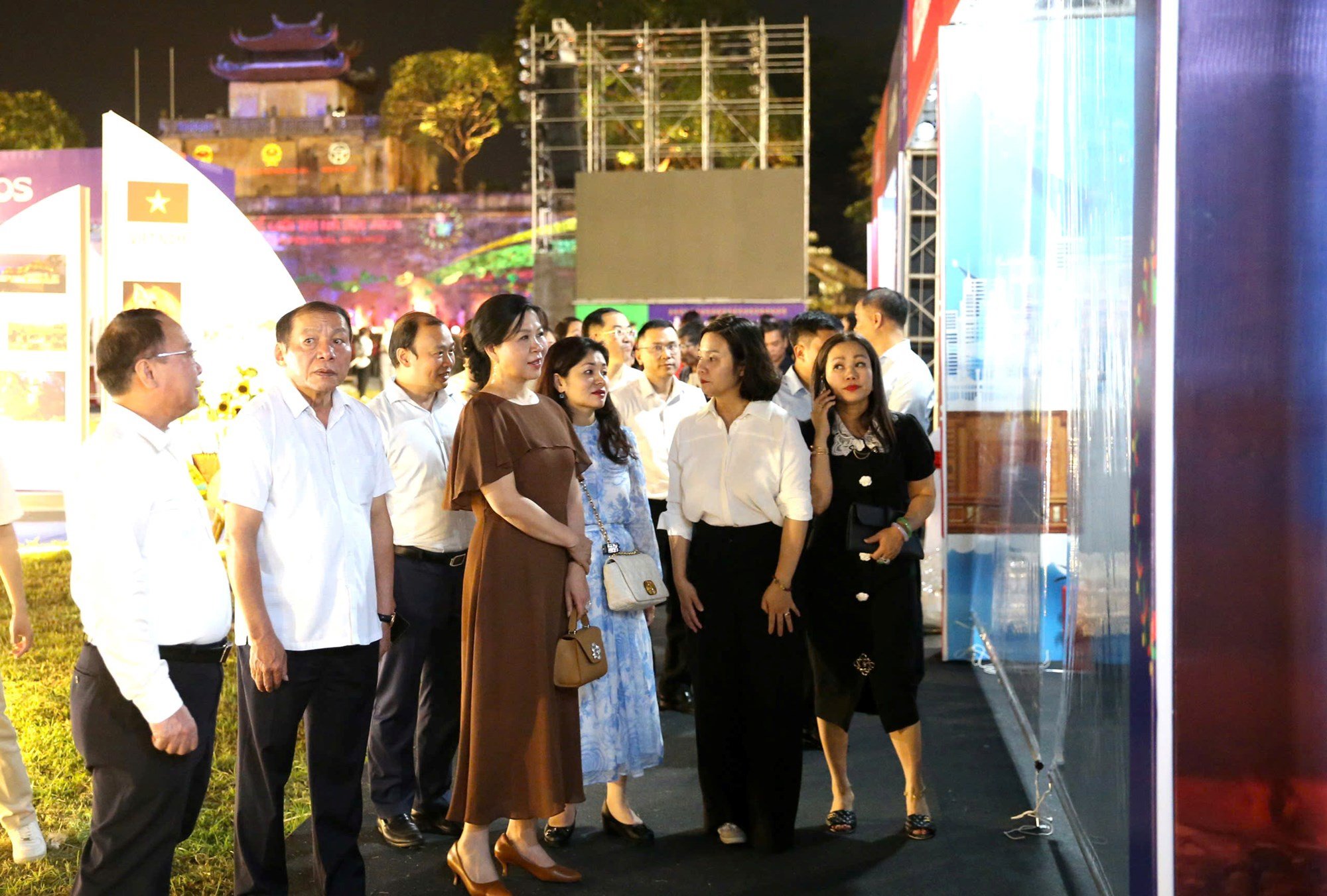 Sprawdzanie przygotowań do pierwszego Światowego Festiwalu Kultury w Hanoi - zdjęcie 5