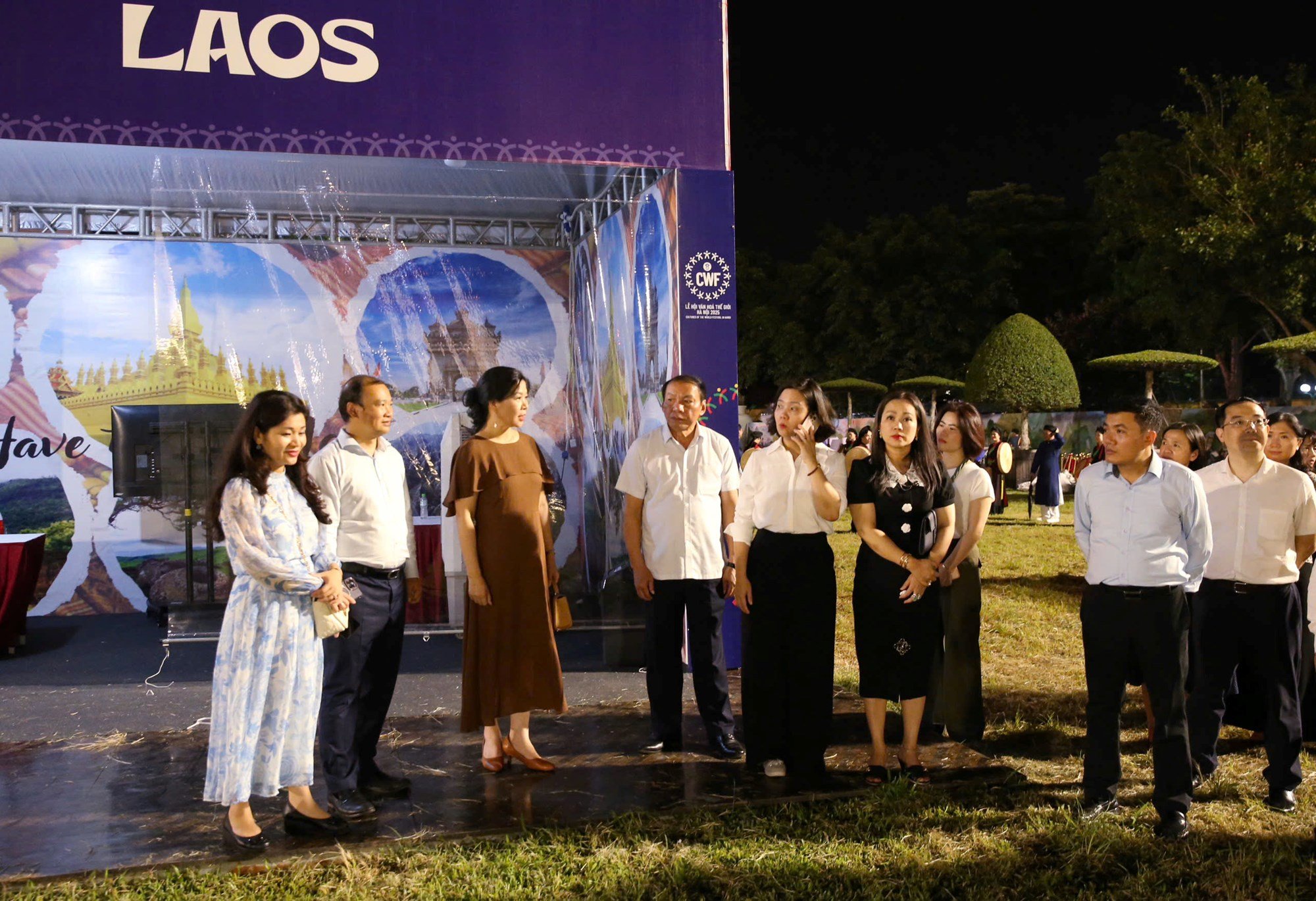Sprawdzanie przygotowań do pierwszego Światowego Festiwalu Kultury w Hanoi - zdjęcie 11