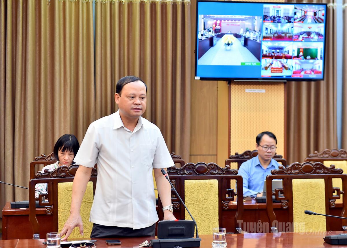 Comrade Nguyen Manh Tuan, Permanent Vice Chairman of the Provincial People's Committee, gave a speech at the meeting.