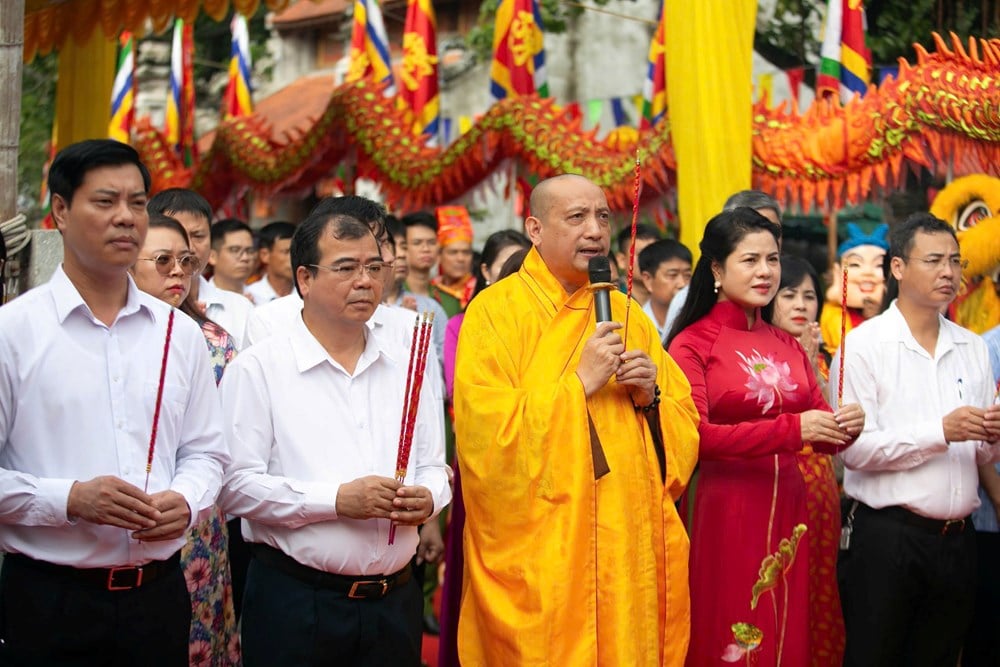 ពិធីបើកពិធីបុណ្យសរទរដូវ Con Son - Kiep Bac 2025 - រូបថត 1