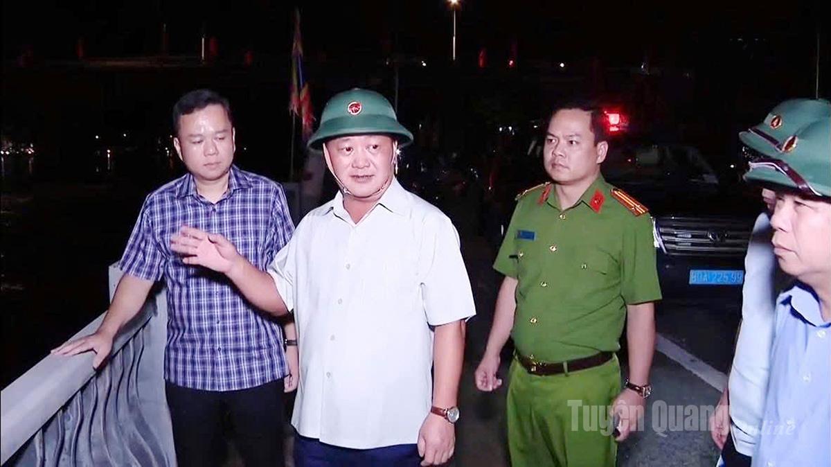 លេខាបក្សខេត្ត លោក Hau A Lenh បានស្នើដល់អាជ្ញាធរមូលដ្ឋាន កុំធ្វើជាកម្មវត្ថុ ឬធ្វេសប្រហែស ហើយត្រូវប្រមូលផ្តុំកម្លាំង ដើម្បីបំពេញភារកិច្ច 24/7។