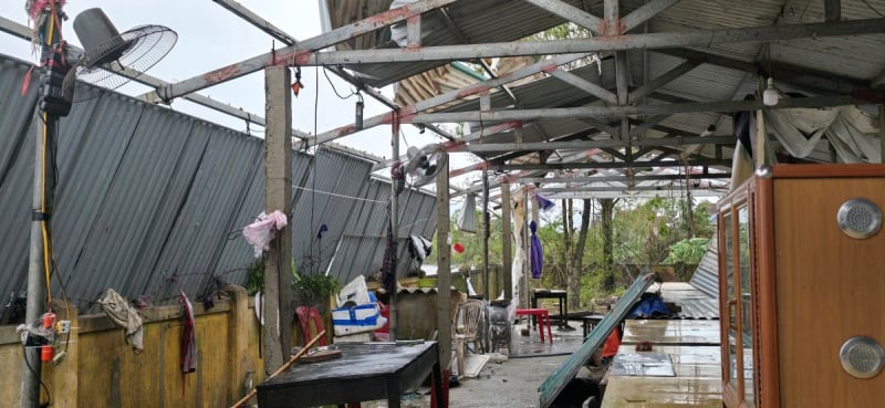 Nahaufnahme des Marktes, der im Sturm Nr. 10 in Ha Tinh 