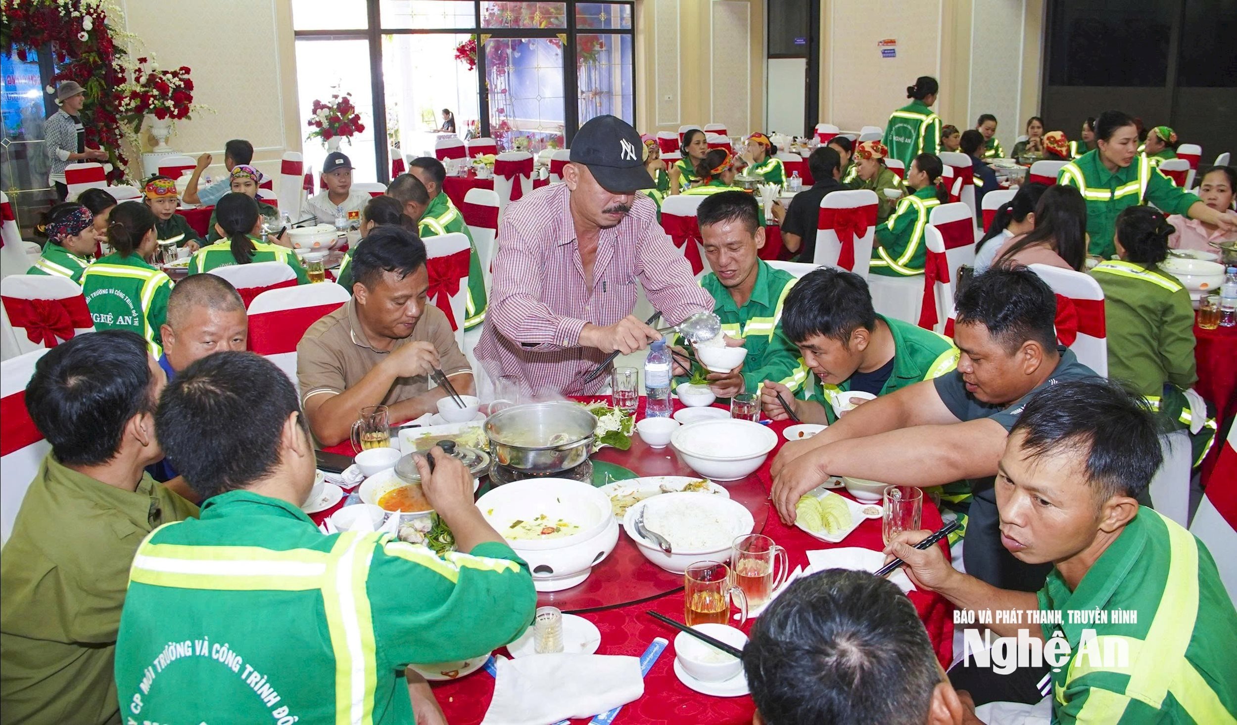 Makanan kesatuan pekerja alam sekitar bandar Foto: Diep Thanh00010