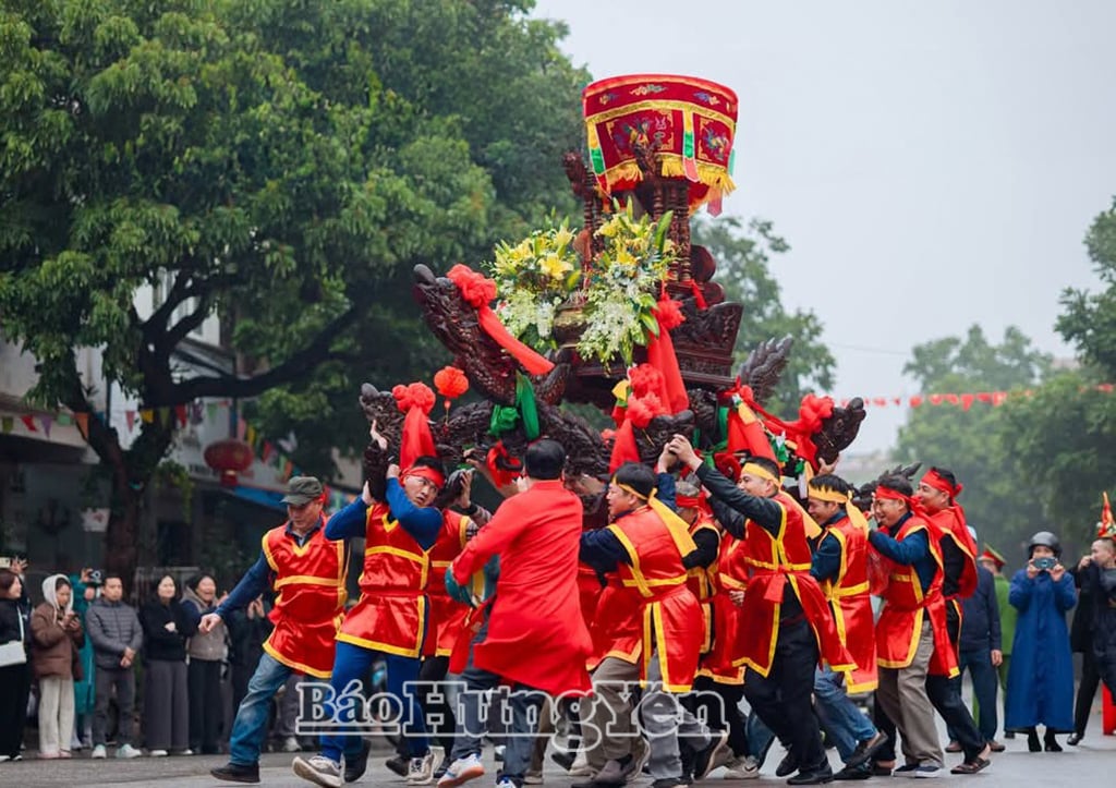 ក្បួនដង្ហែនៅមហោស្រពវប្បធម៌ប្រពៃណី Pho Hien ឆ្នាំ 2025។