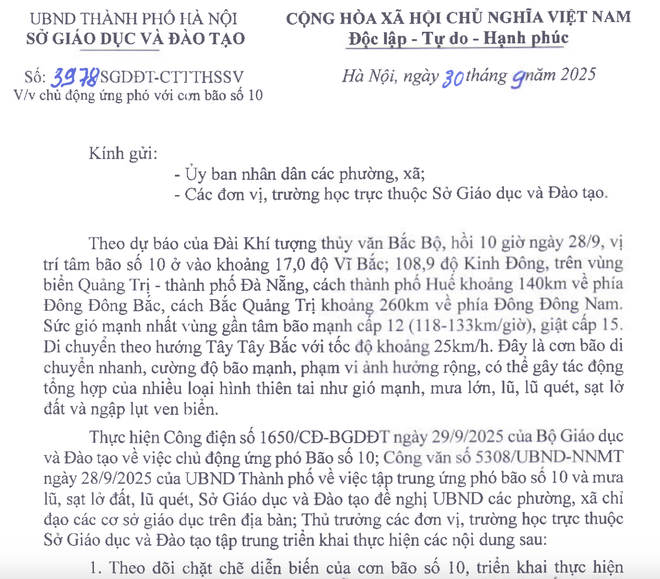 Hanoi's directive was issued on the afternoon of September 30, when the storm had already moved to Upper Laos, but it still updated the storm situation on September 28, when the storm had not yet made landfall in Vietnam. (Screenshot)
