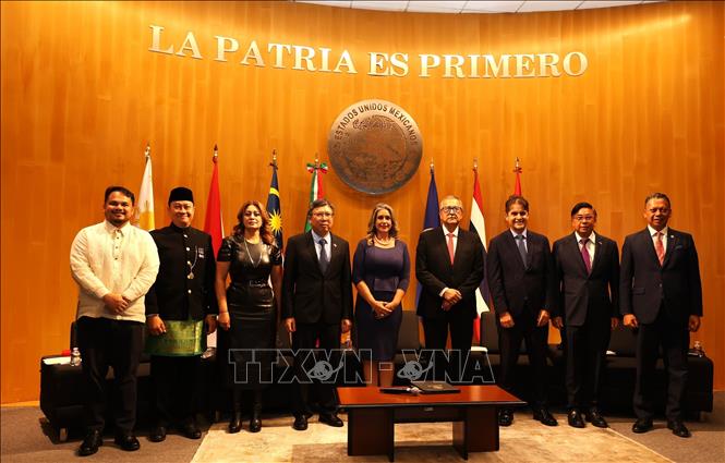 Photo caption