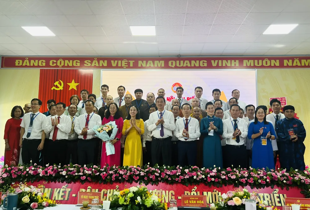 BCH MT ra mat.jpg