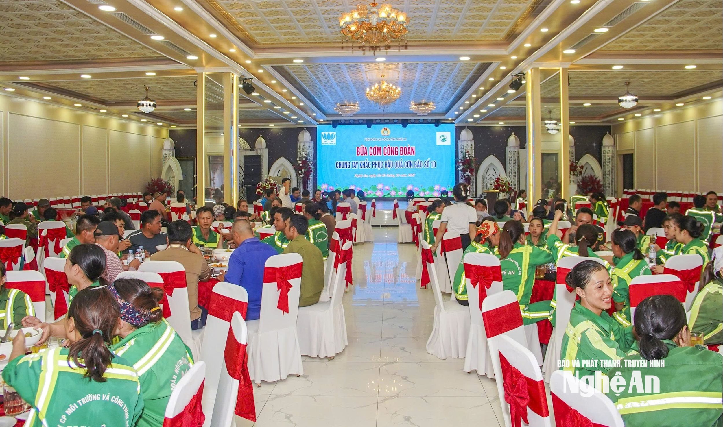 Makanan kesatuan pekerja alam sekitar bandar Foto: Diep Thanh00007