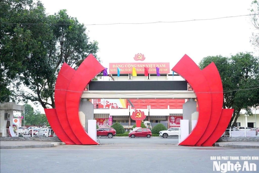 អង់គ្លេស៖ ព័ត៌មាន