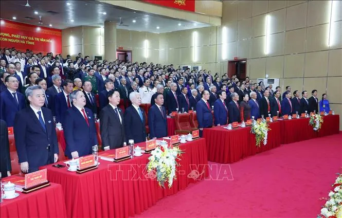 Khai mạc phiên chính thức Đại hội đại biểu Đảng bộ tỉnh Hà Tĩnh lần thứ XX - Ảnh 1.