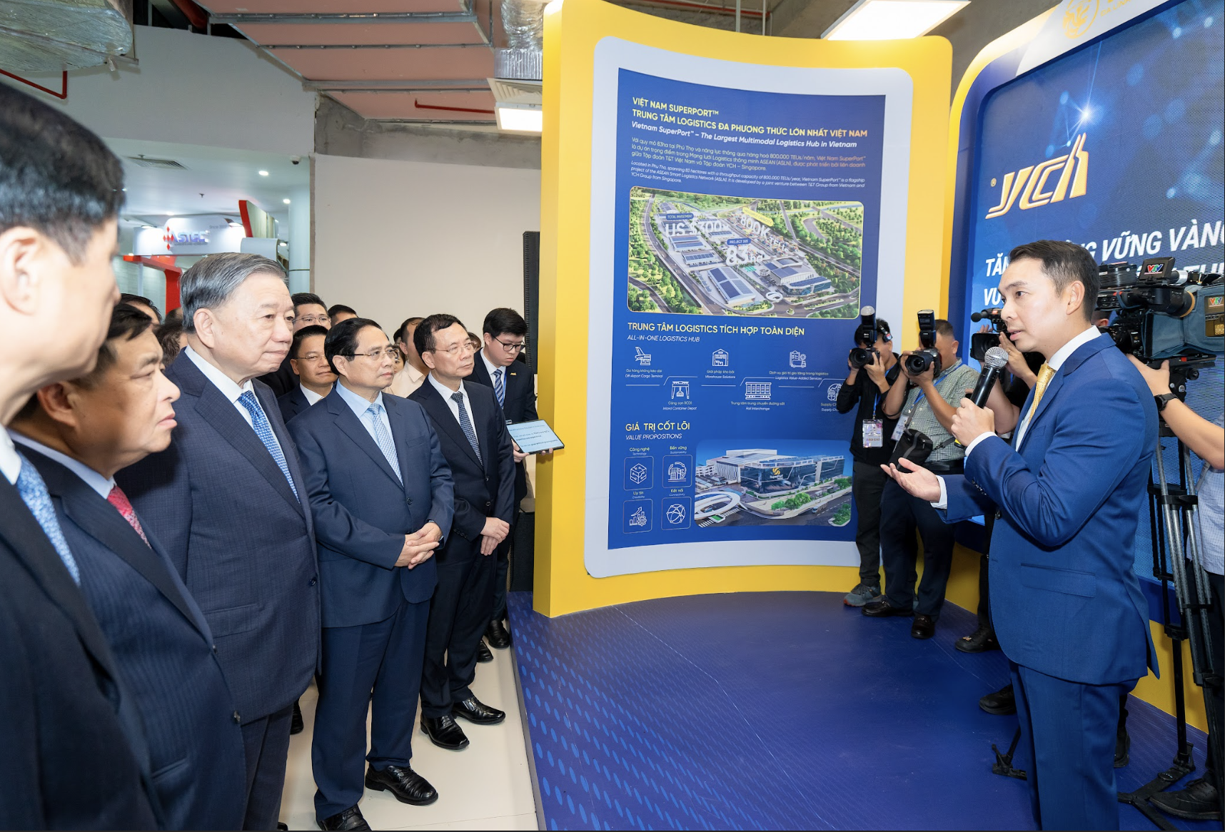 Việt Nam SuperPort giới thiệu loạt giải pháp chuyển đổi số tích hợp AI, thúc đẩy năng lực vận hành và kết nối Logistics tại VIIE 2025