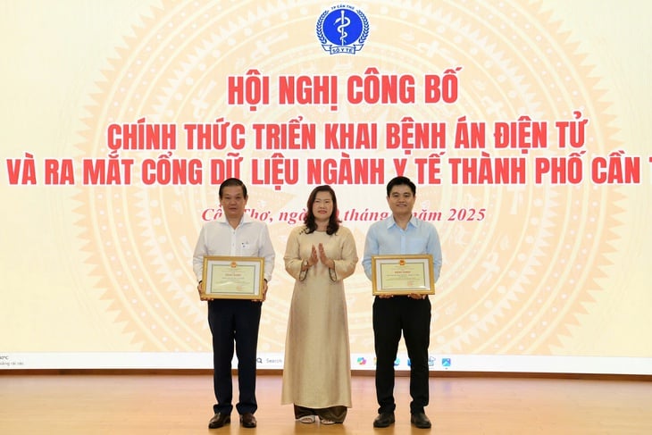 Cần Thơ hoàn thành bệnh án điện tử, yêu cầu bỏ sổ khám bệnh giấy - Ảnh 2.