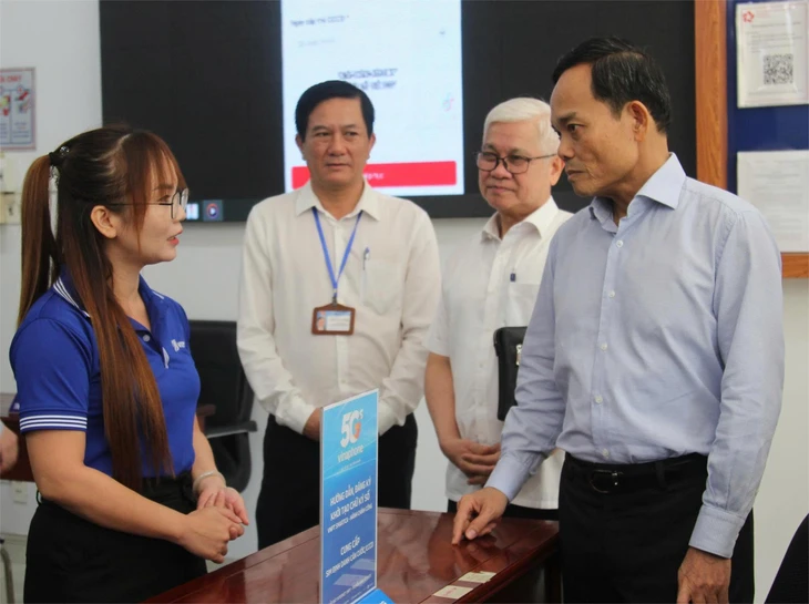 Bí thư TP.HCM Trần Lưu Quang: Sẽ tăng cường cán bộ, trường lớp cho phường Dĩ An - Ảnh 2.