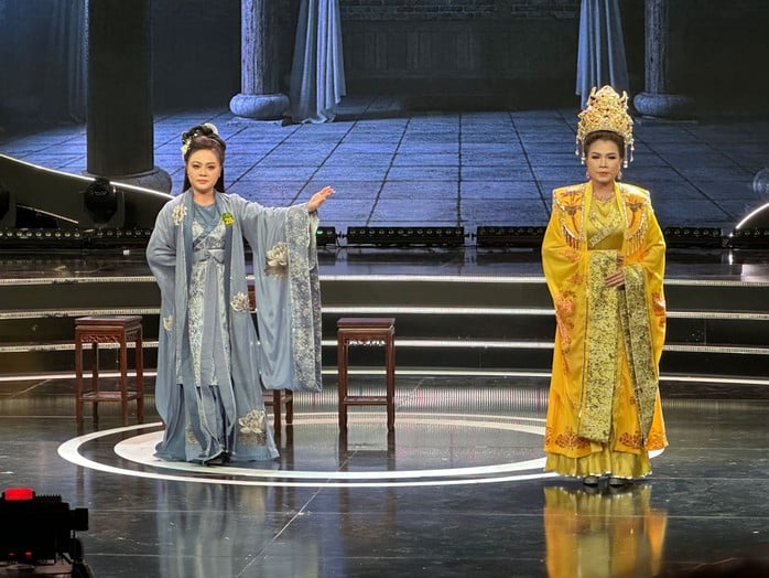 Nhìn lại 