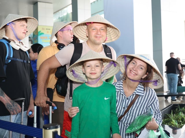 Hơn 30 chuyến bay đưa khách Nga đến Khánh Hòa mỗi tuần, du lịch khởi sắc- Ảnh 2.