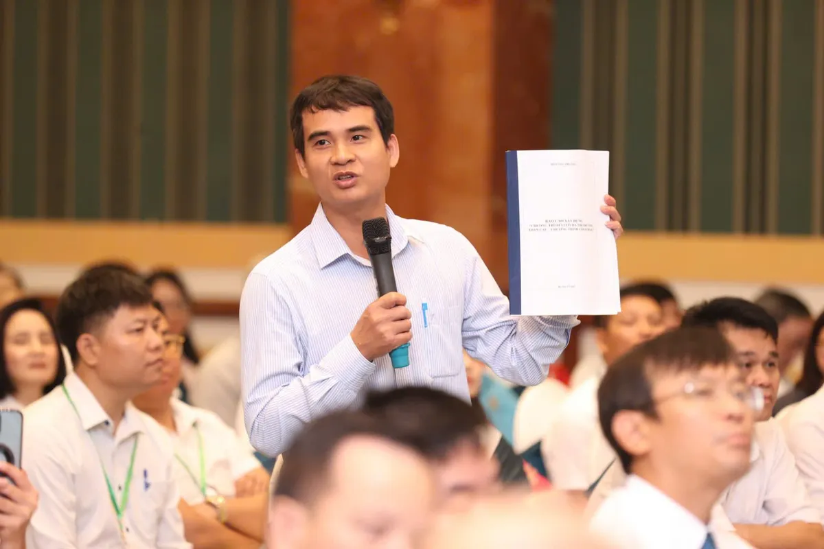 Hàng vạn nông dân livestream bán hàng - Ảnh 1.