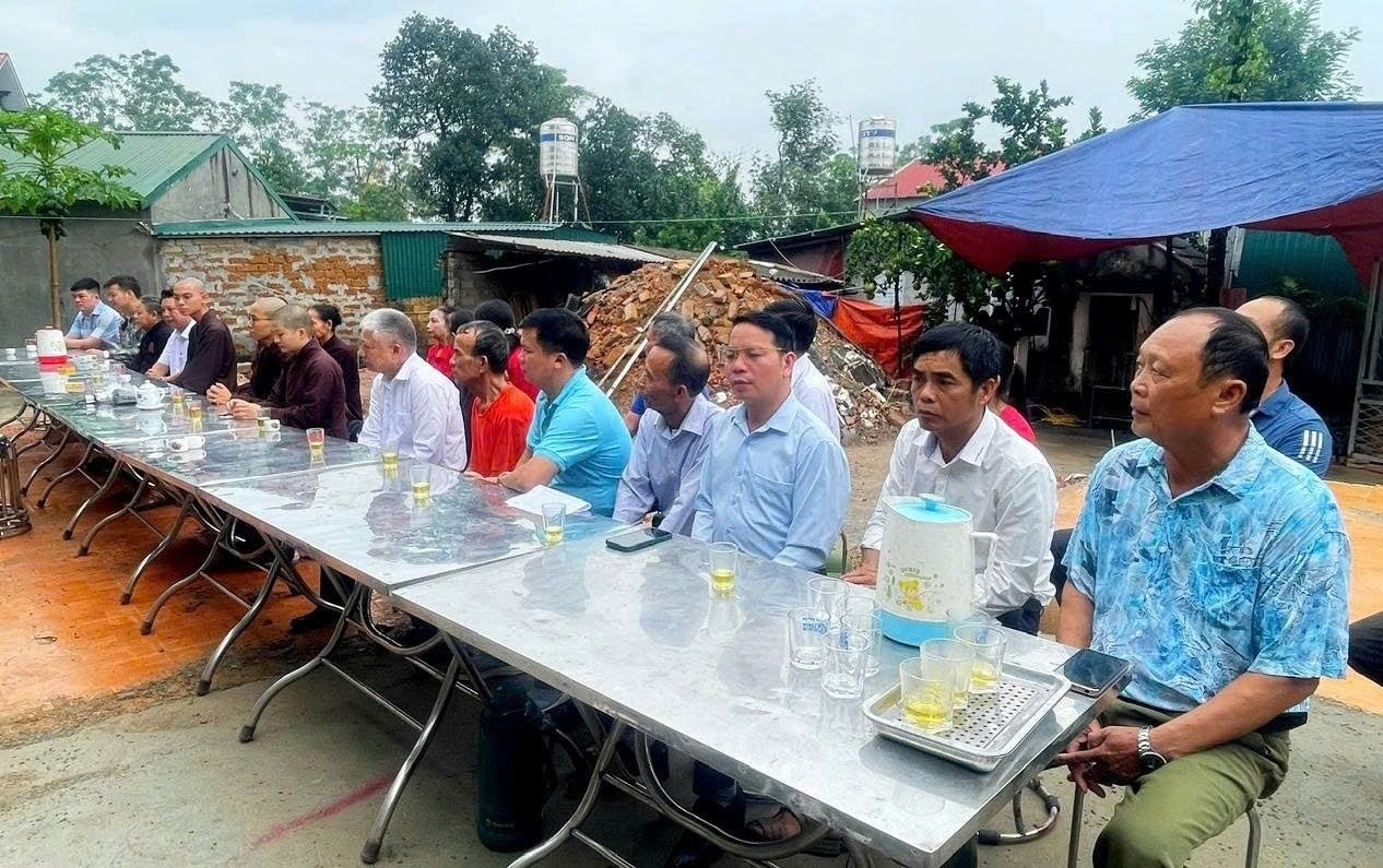 ដូយ-ភួង-.jpg