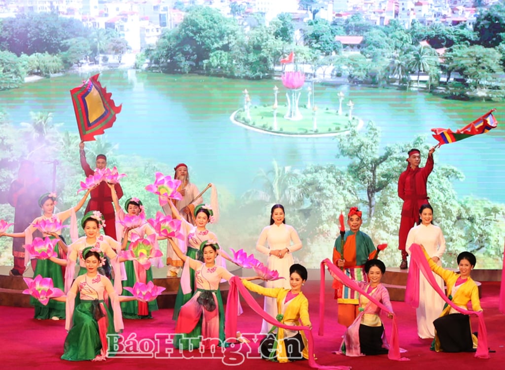 ការសម្តែងសិល្បៈនៅសន្និសីទវប្បធម៌ខេត្ត Hung Yen ឆ្នាំ 2024។
