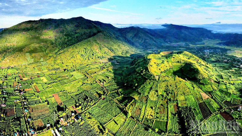 The beauty of Chu Dang Ya volcano attracts many tourists.