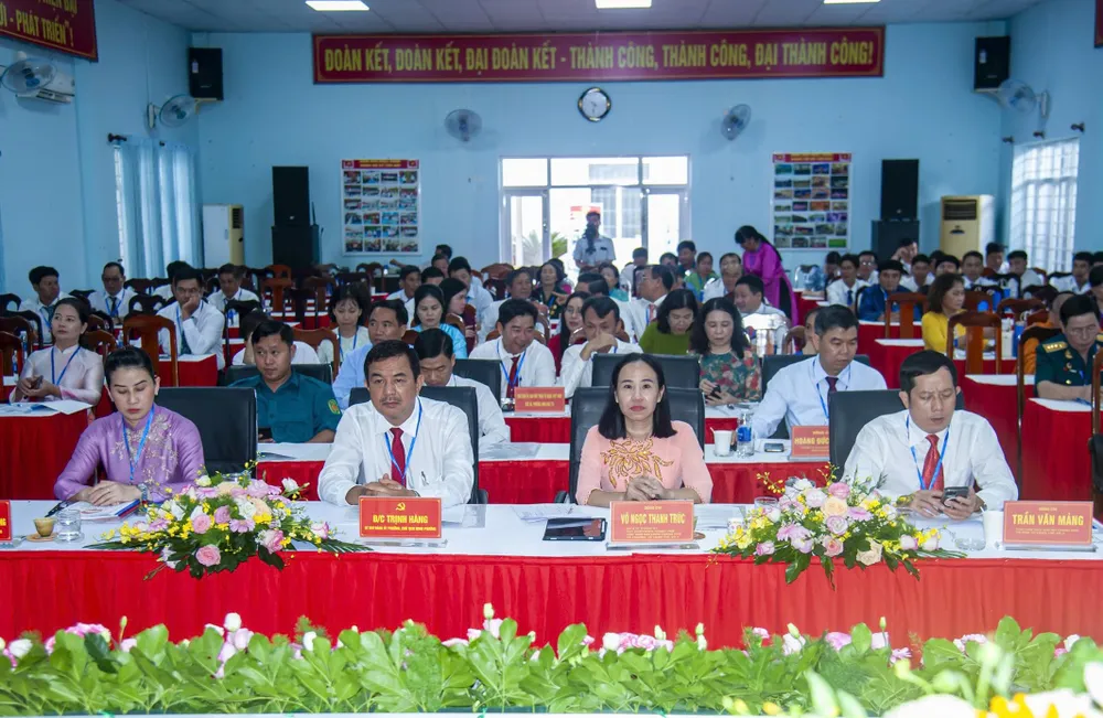 đại biểu.jpg