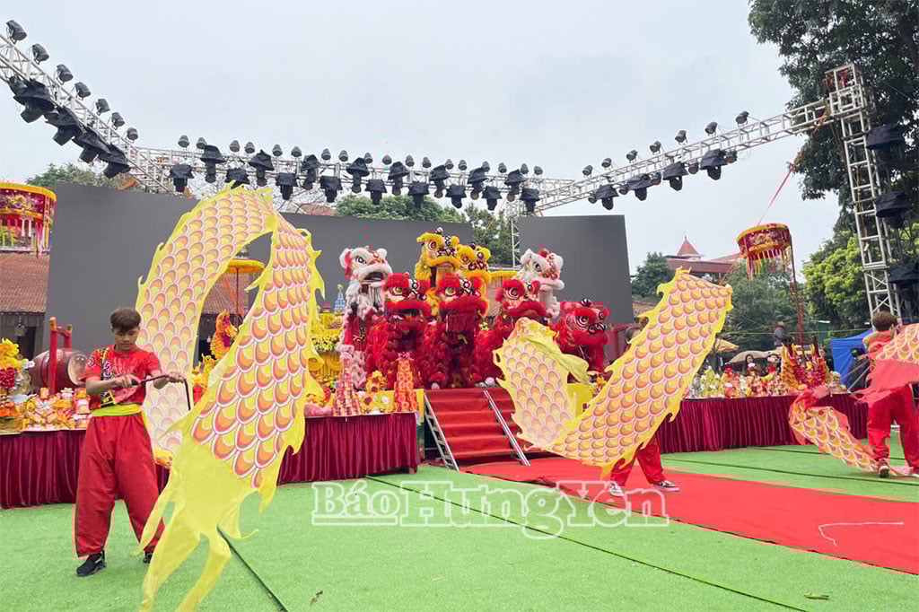 ការសម្តែងតោ-តោ-នាគ 15 នាទីនីមួយៗមានតម្លៃចាប់ពី 3 លានដុង ឬច្រើនជាងនេះ។