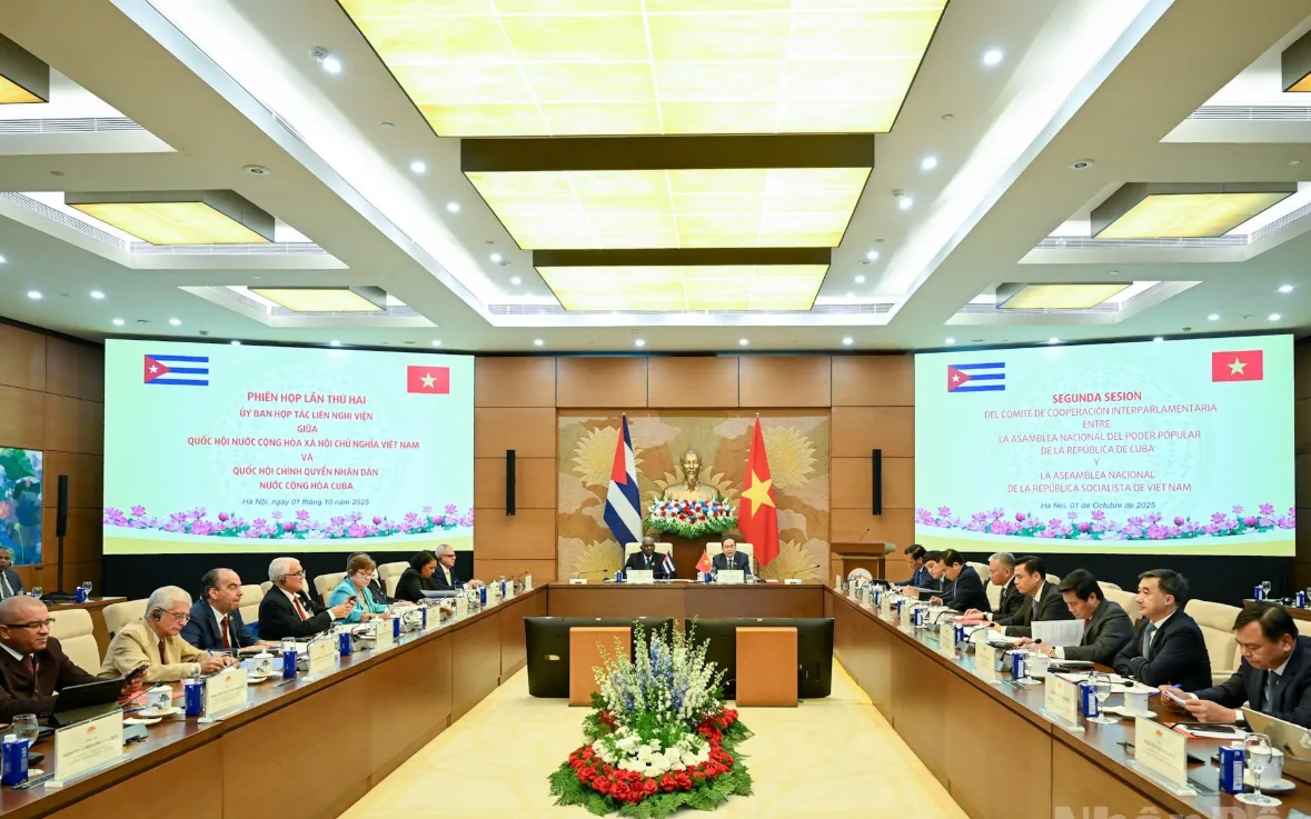 Quang cảnh phiên họp (Ảnh: Nhân Dân)