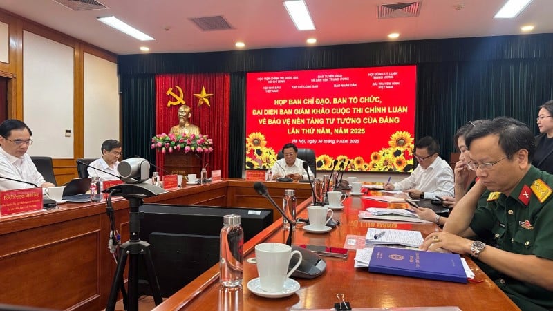 View of the meeting of the Steering Committee and the Organizing Committee of the competition.