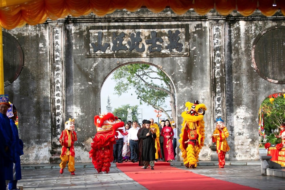 ពិធី​បើក​មហោស្រព Con Son - Kiep Bac Autumn Festival 2025 - រូបថត 3