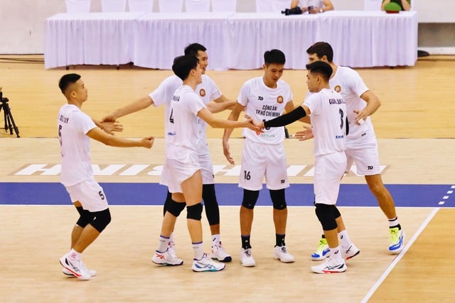 오늘의 전국 배구 대회 일정: 준결승 진출팀 결정 - 사진 1. Lịch thi đấu giải bóng chuyền quốc gia hôm nay: Xác định các cặp bán kết- Ảnh 1.
