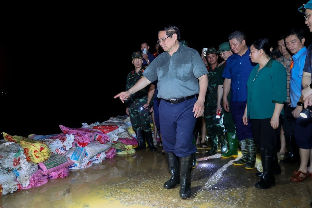 Thủ tướng kiểm tra vùng ngập lụt ngoại thành Hà Nội trong đêm - 1