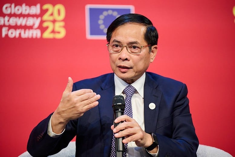 รองนายกรัฐมนตรี บุ่ย แถ่ง เซิน กล่าวปราศรัยในการประชุมหารือระดับสูงเรื่อง 