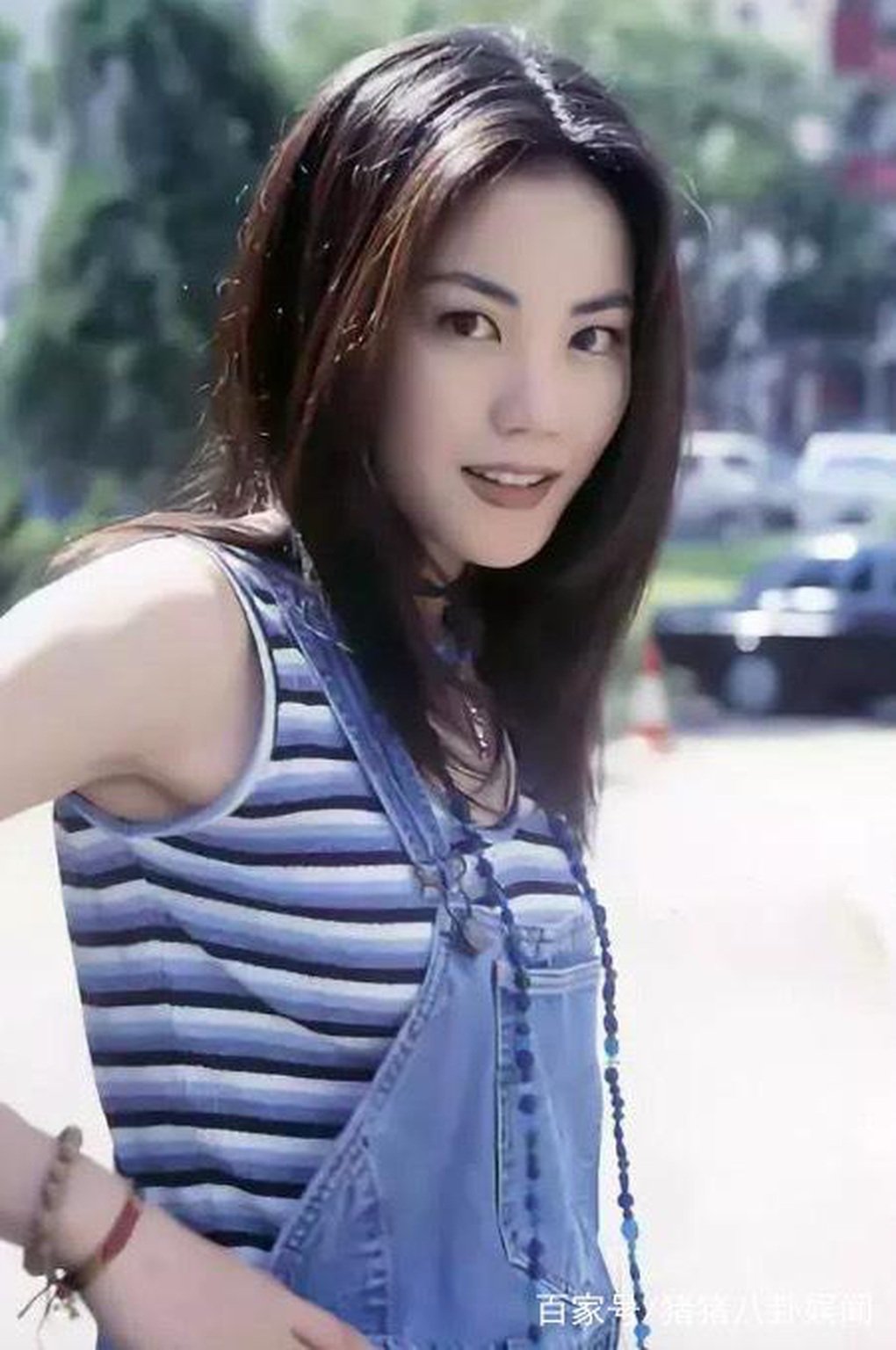 “Thiên hậu” Vương Phi từng được mời biểu diễn với cát-xê 22 triệu USD - 2