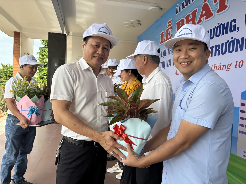 chu tich CHAU.jpg
