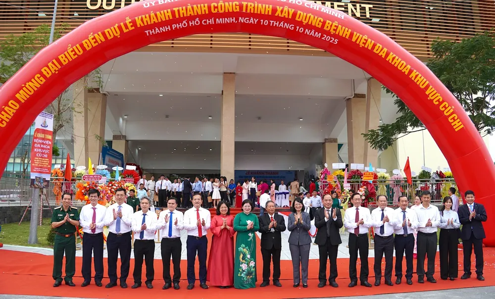 Các đại biểu tại lễ khánh thành. QUANG HUY