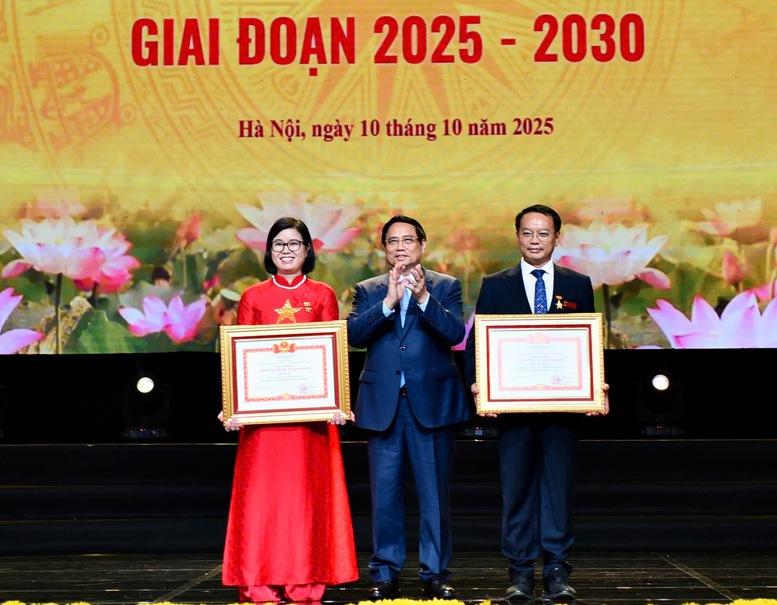 Thủ tướng: Để Hà Nội là nơi 'phát sáng nhân tài; khai phóng trí tuệ; lan tỏa nhân văn; hòa hợp thiên nhiên; tiến cùng thời đại'- Ảnh 5.