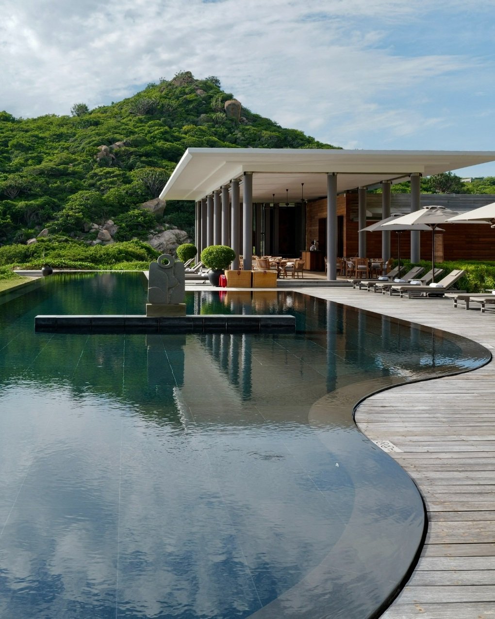 Resort đắt nhất Việt Nam lần đầu được Michelin vinh danh xa hoa cỡ nào? - 4