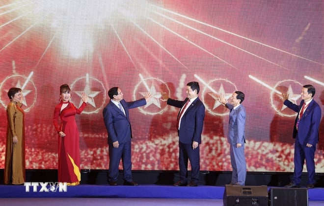 ttxvn-thu-tuong-tham-du-phien-hop-cap-cao-toan-canh-kinh-te-tu-nhan-lan-thu-nhat-vipel-10-3.jpg