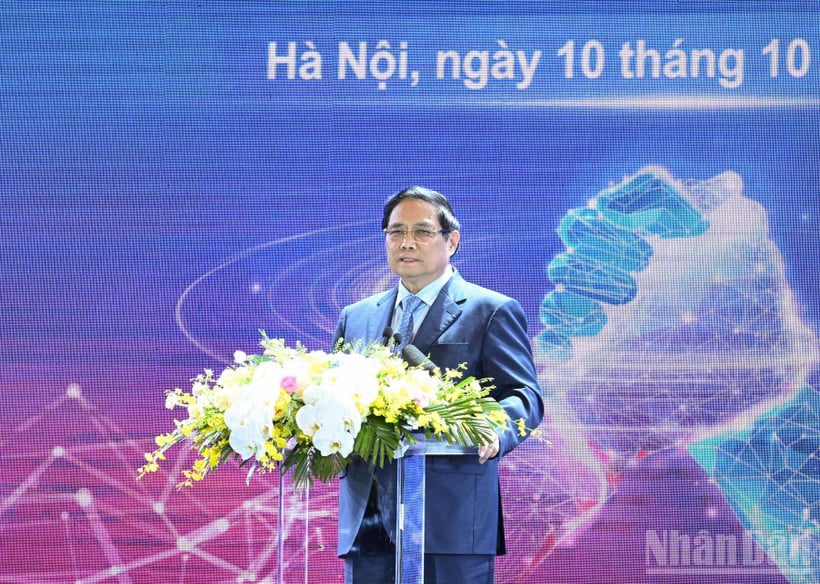 ファム・ミン・チン首相が「ベトナム民間経済展望2025」で演説する。(写真:トラン・ハイ)