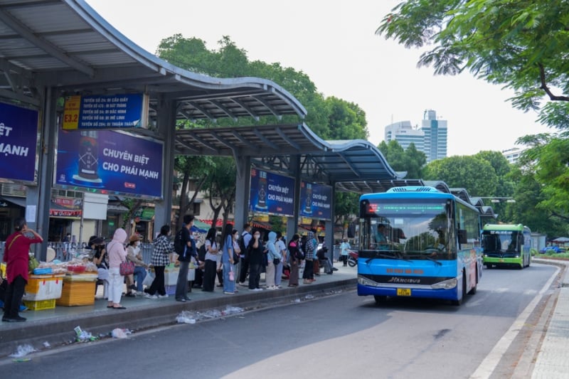 Buýt Hà Nội: Đẩy mạnh thực hiện chuyển đổi phương tiện sử dụng điện, năng lượng xanh -0