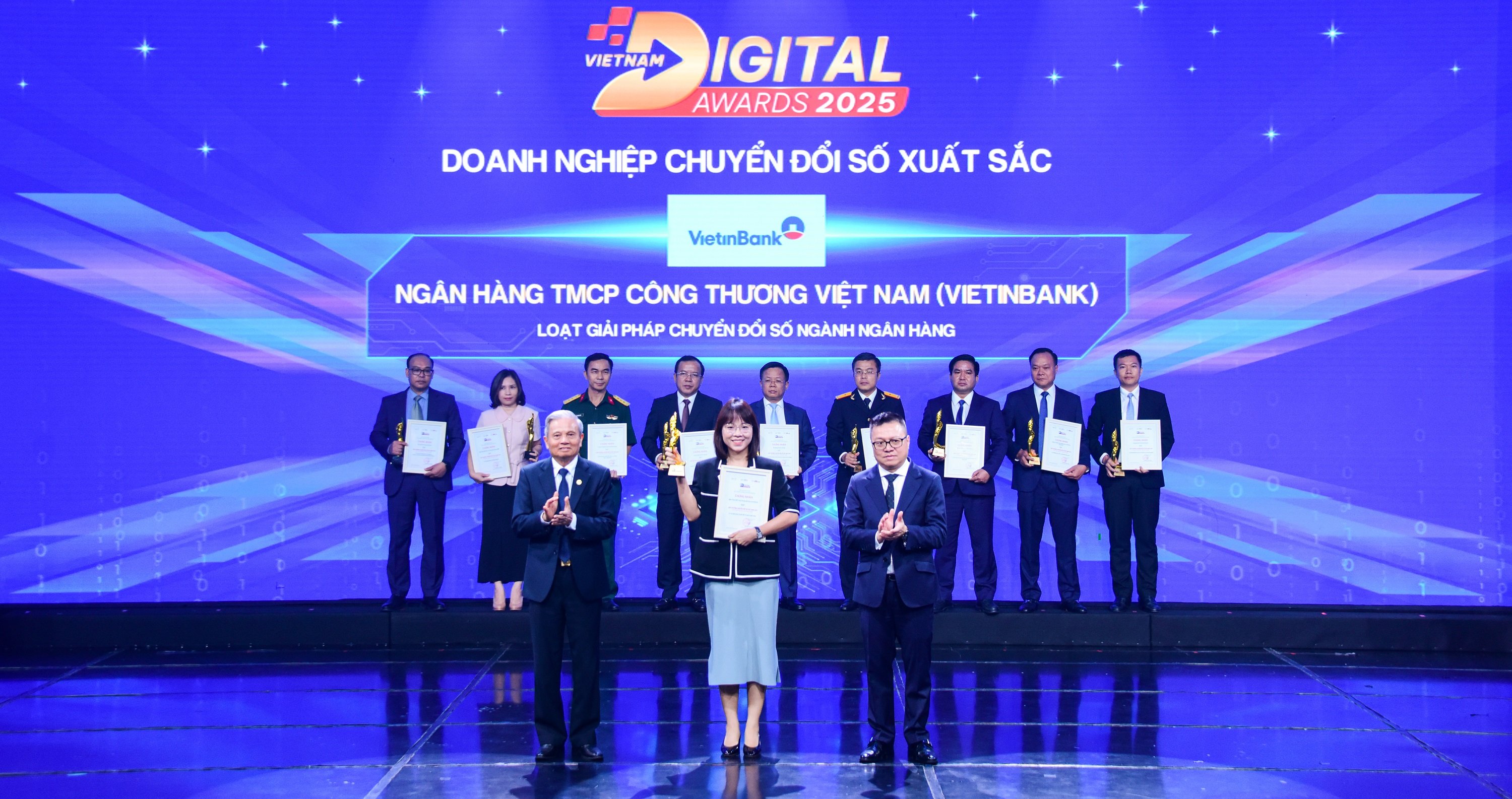 Ba Phung Thu Ha Dai Dien Nhan Giai