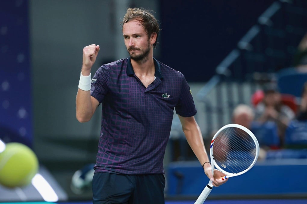 Medvedev thắng De Minaur, vào bán kết Thượng Hải Masters - 1